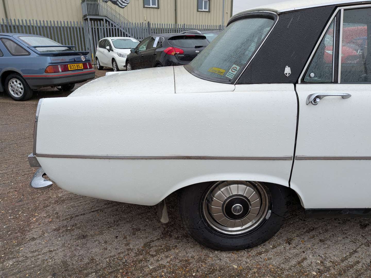<p>1977 ROVER 2200 SC</p>
