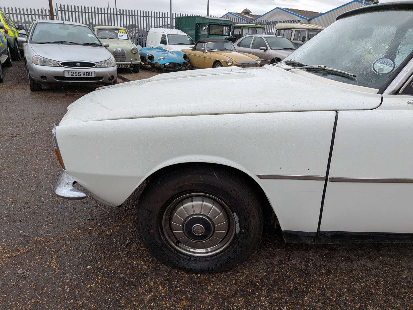 <p>1977 ROVER 2200 SC</p>