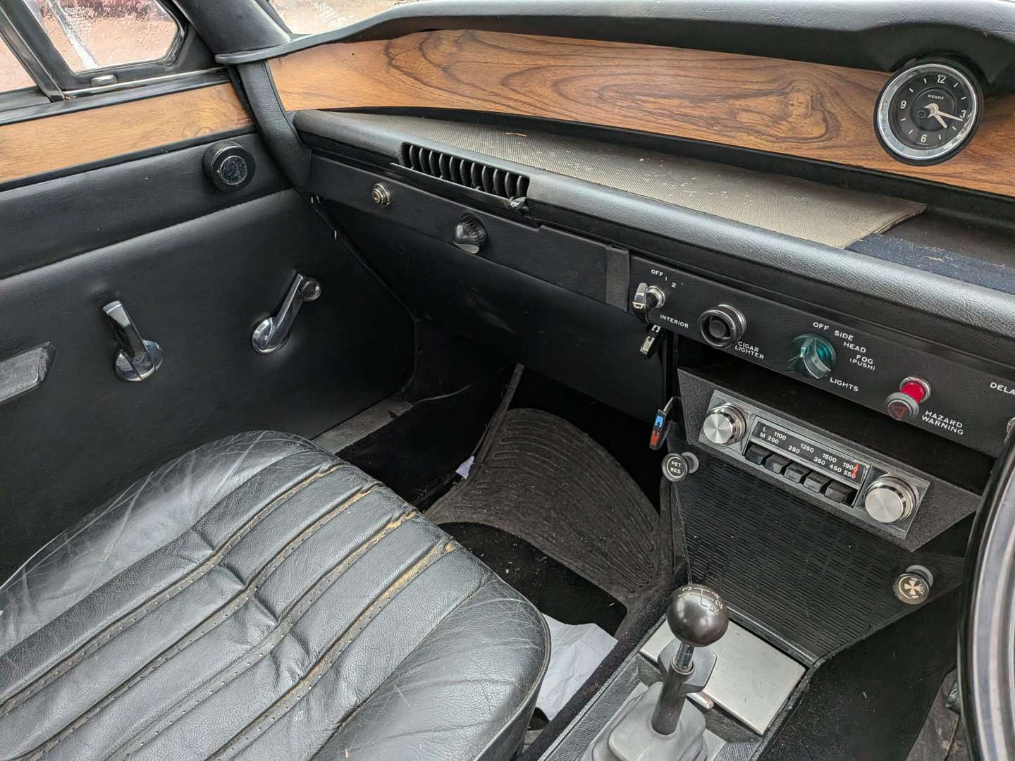 <p>1977 ROVER 2200 SC</p>