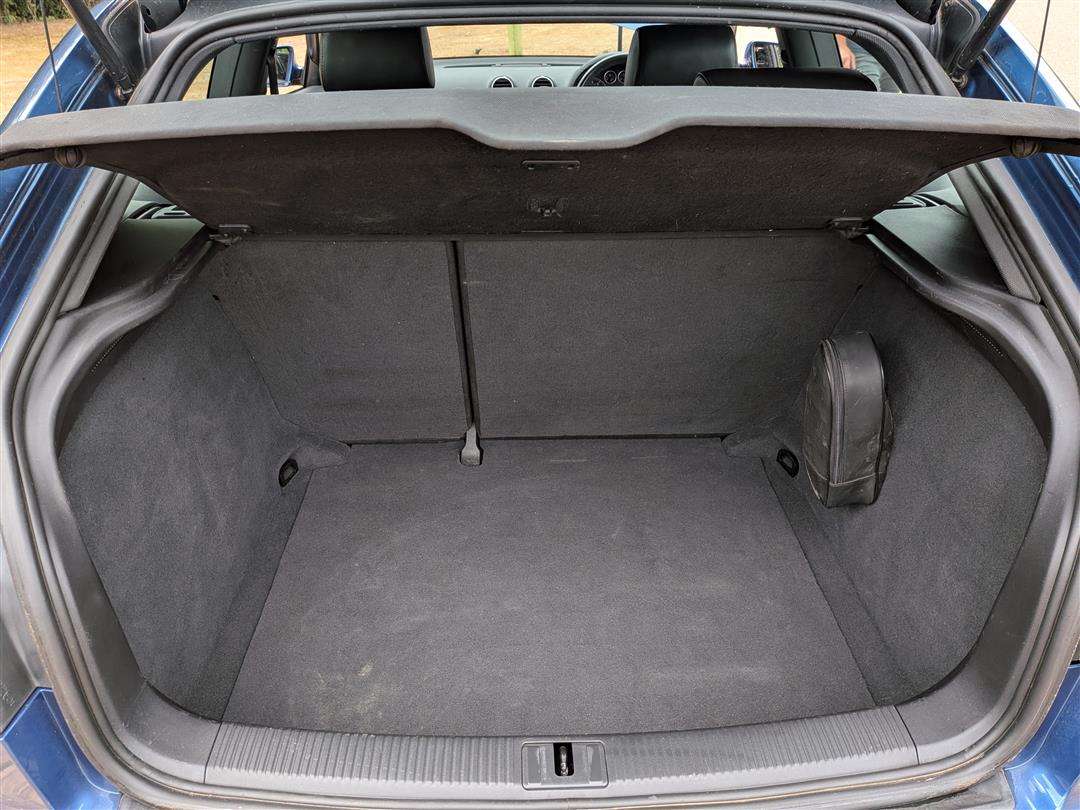 <p>2004 AUDI A3 SE</p>