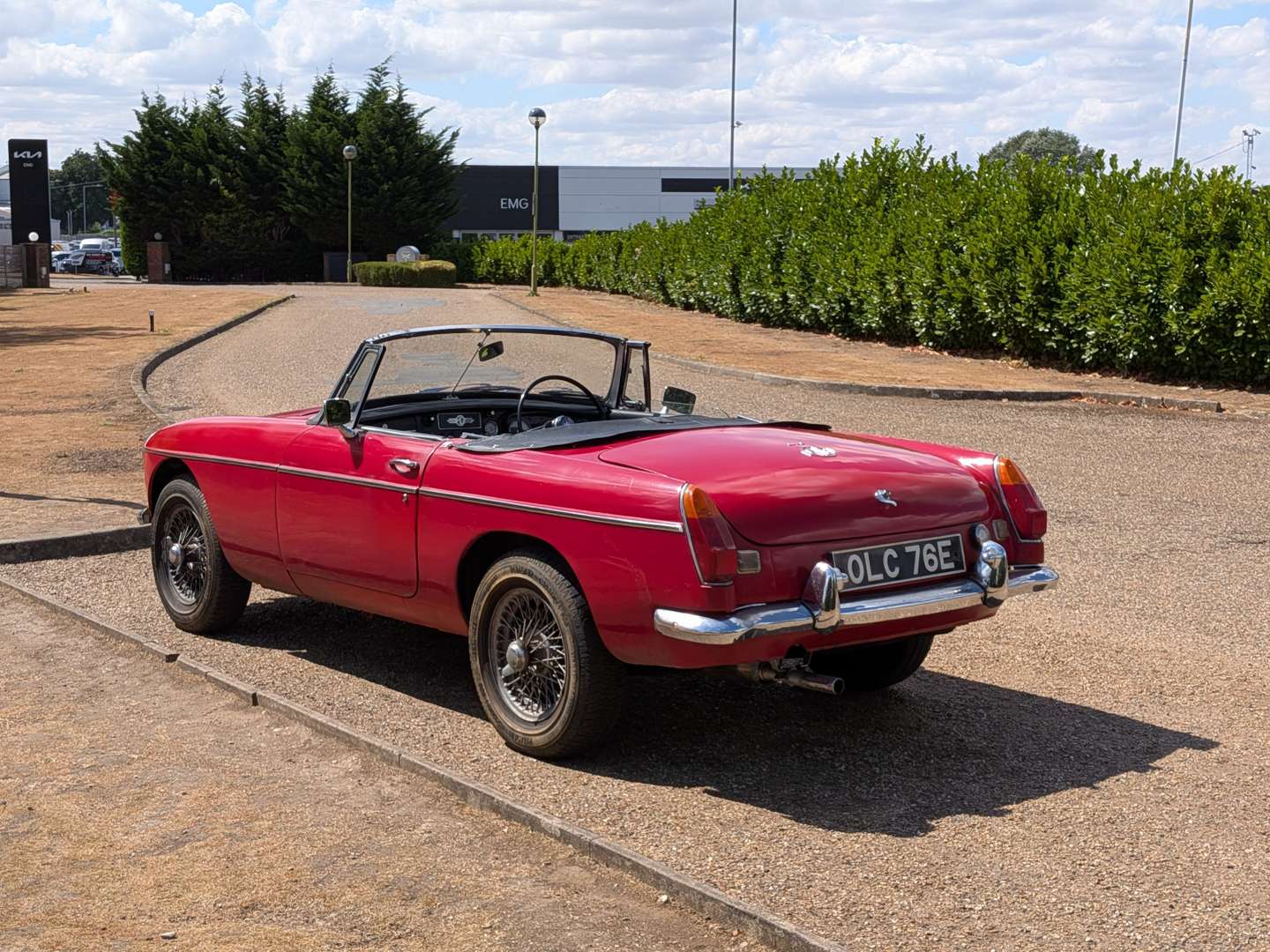 <p>1967 MG B ROADSTER</p>