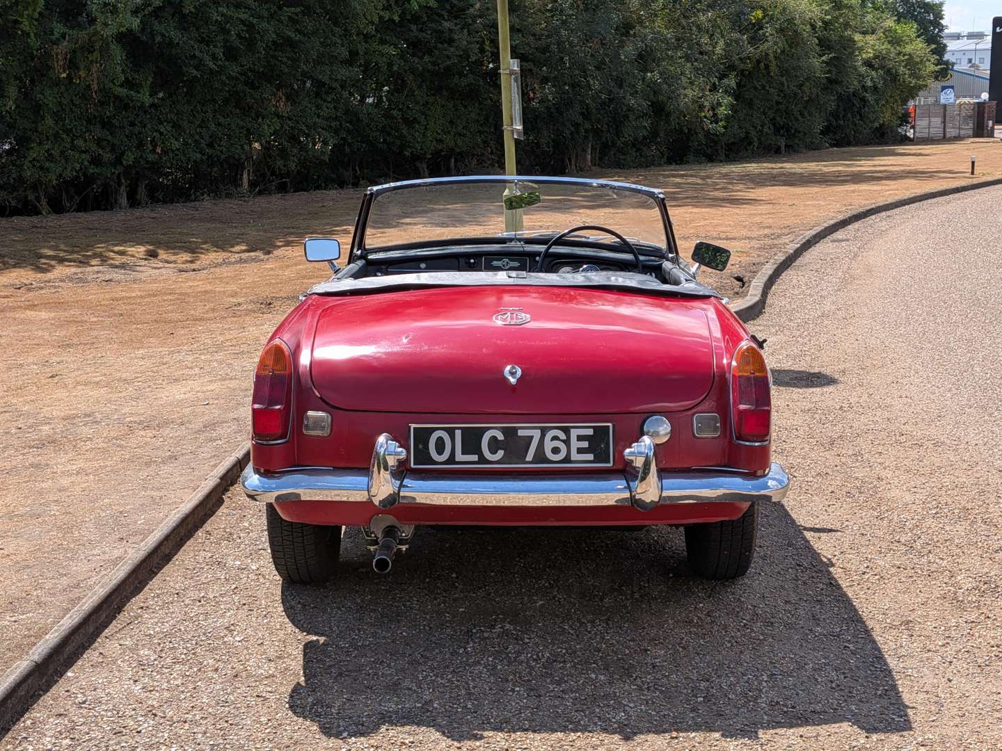 <p>1967 MG B ROADSTER</p>