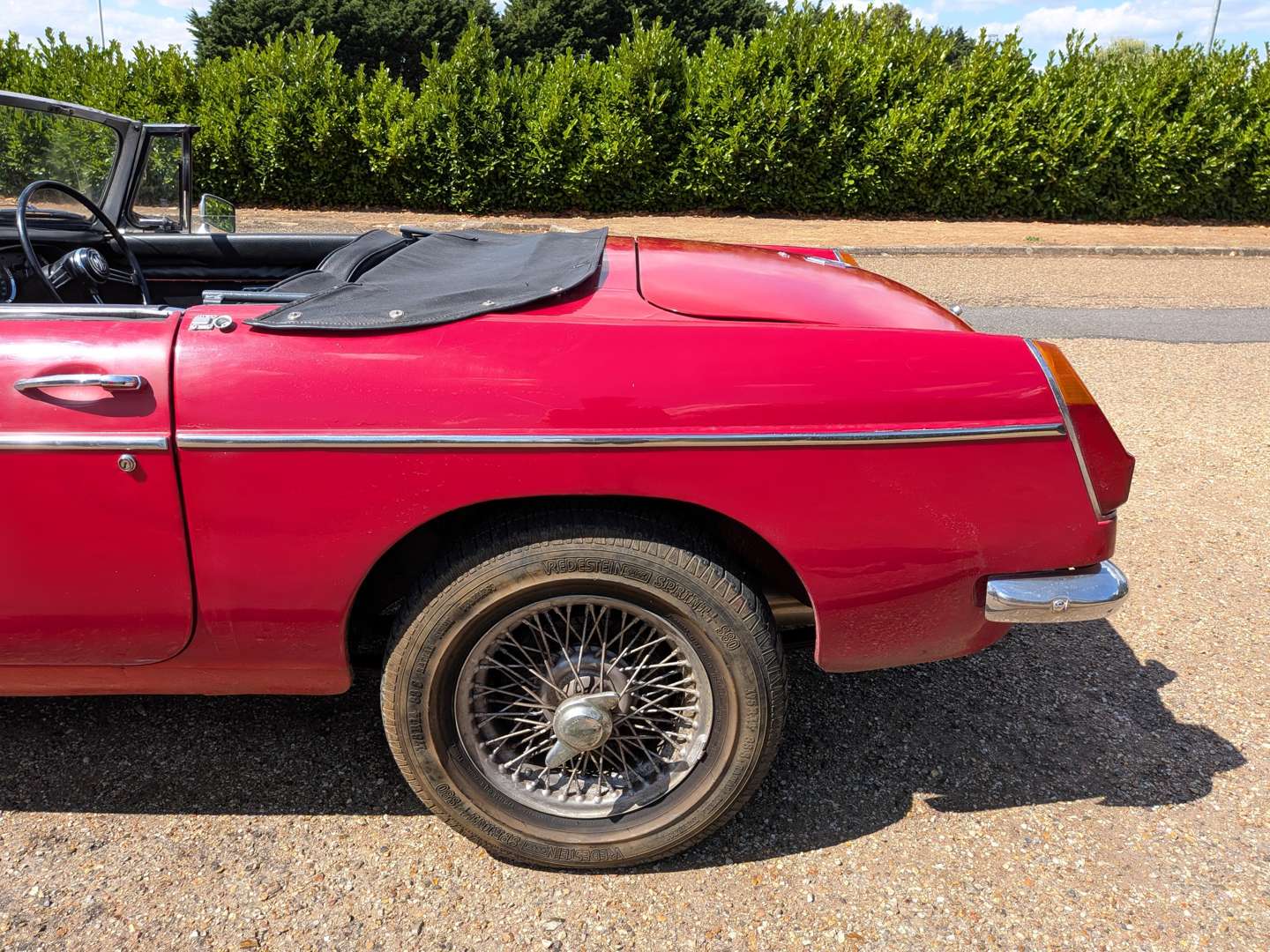 <p>1967 MG B ROADSTER</p>