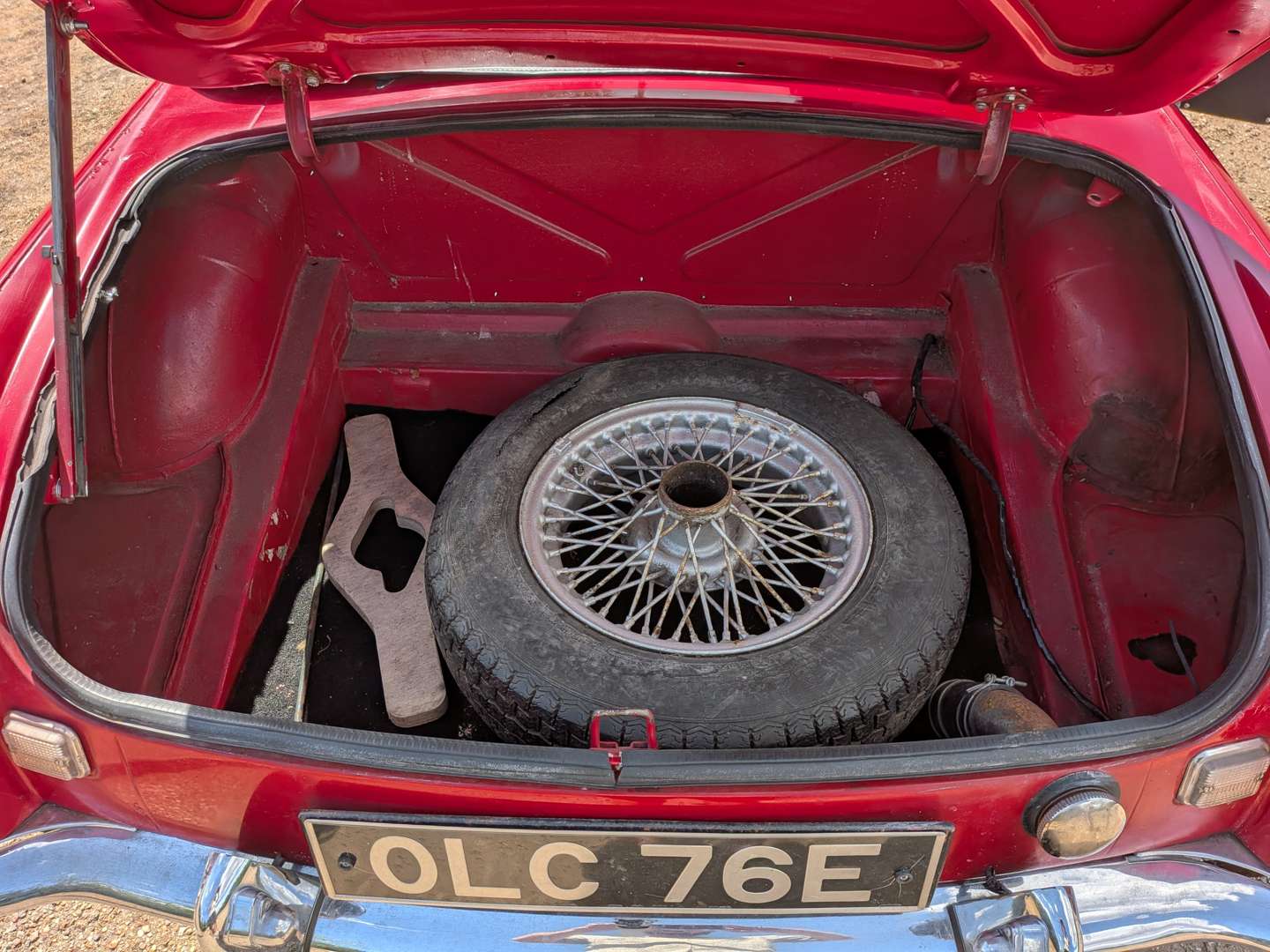<p>1967 MG B ROADSTER</p>