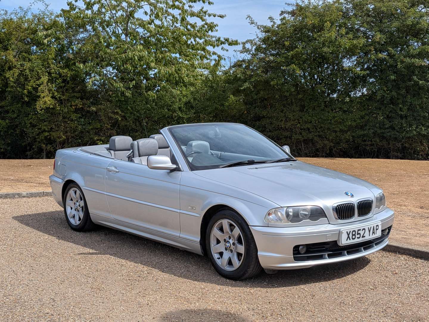 <p>2000 BMW 325CI E46</p>