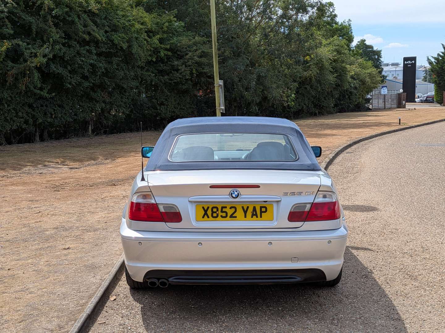 <p>2000 BMW 325CI E46</p>