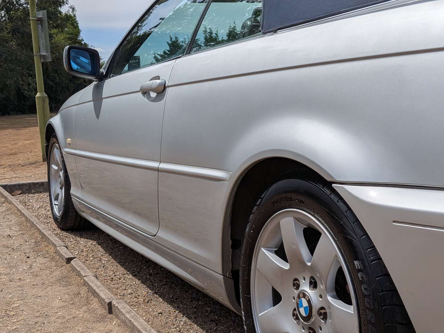 <p>2000 BMW 325CI E46</p>