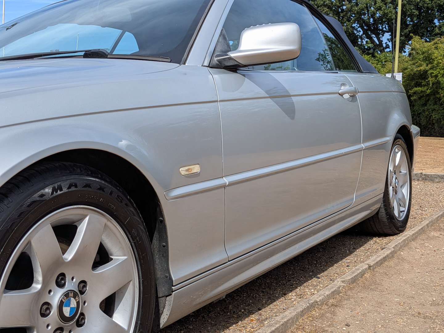 <p>2000 BMW 325CI E46</p>