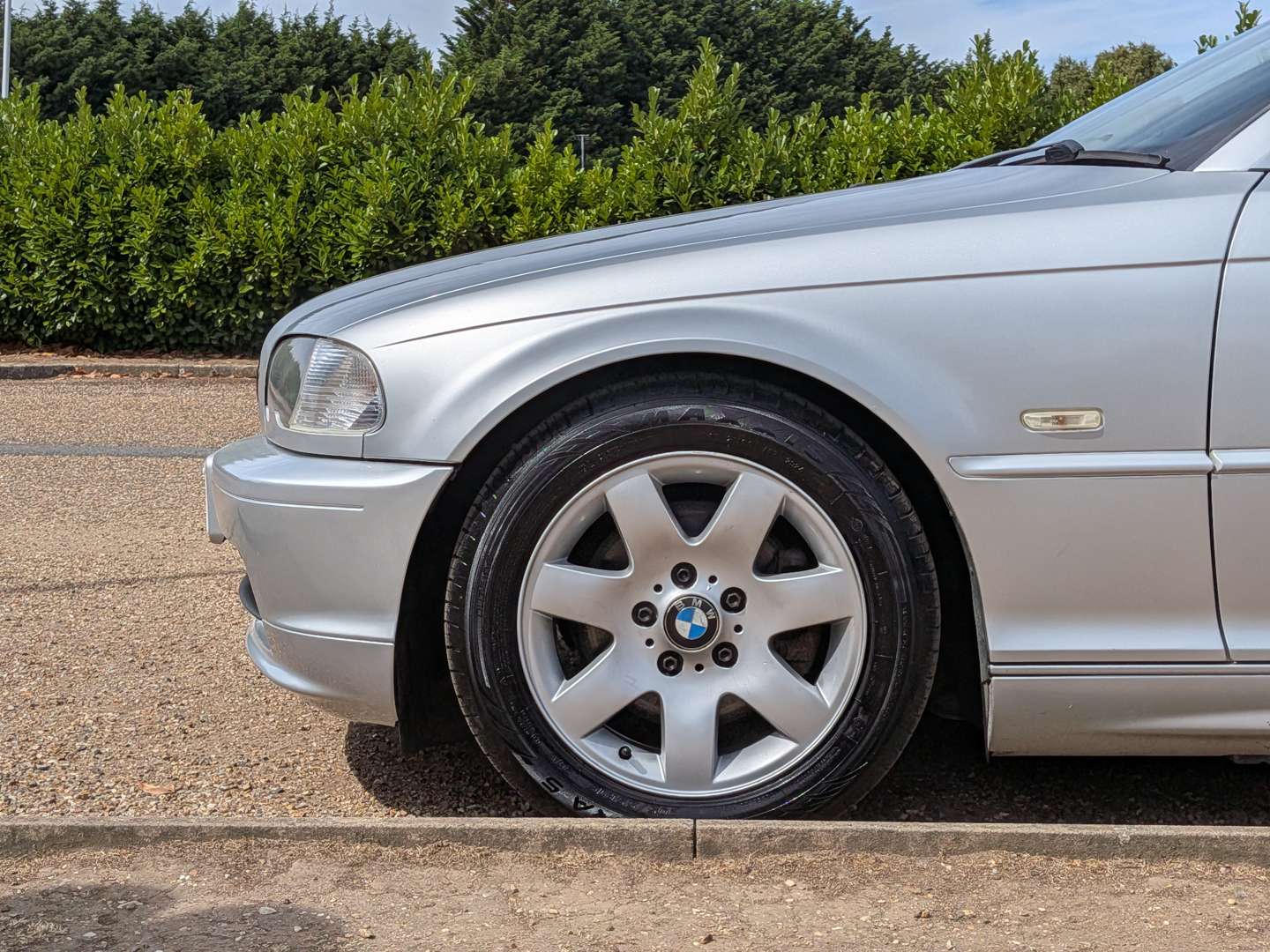 <p>2000 BMW 325CI E46</p>