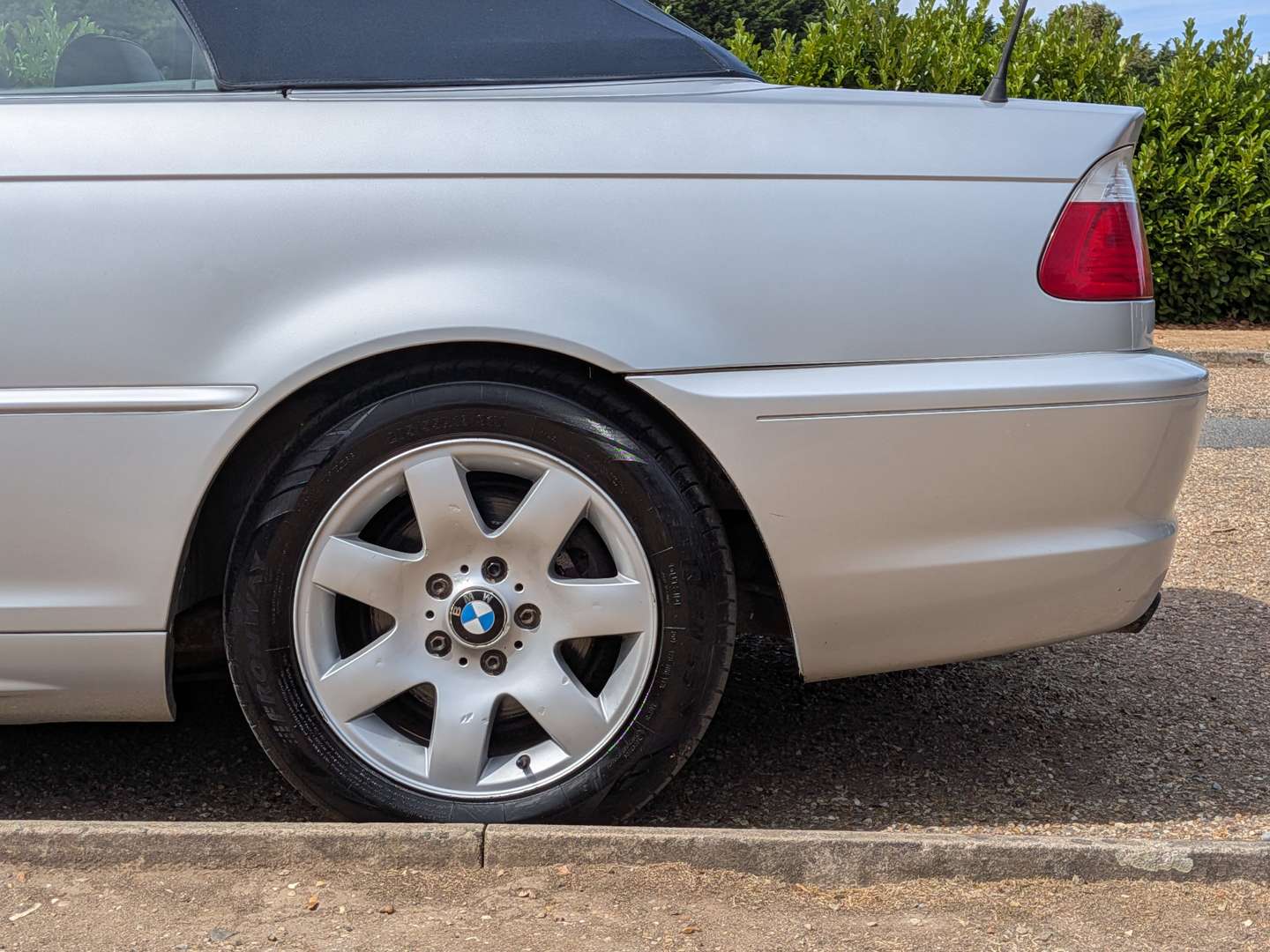 <p>2000 BMW 325CI E46</p>