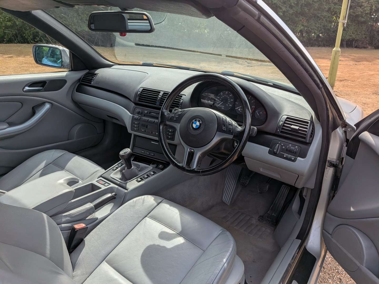 <p>2000 BMW 325CI E46</p>