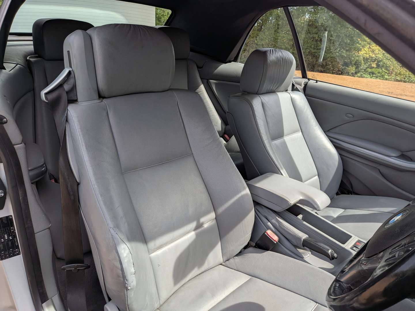 <p>2000 BMW 325CI E46</p>