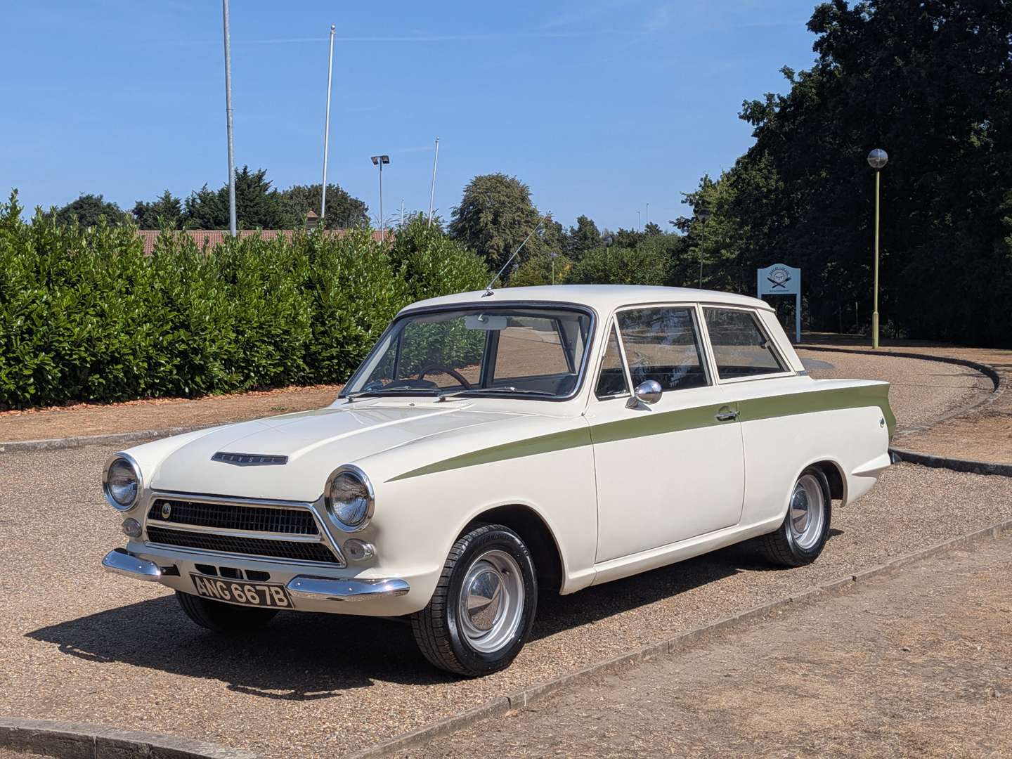 <p>1964 FORD CORTINA DE LUXE</p>