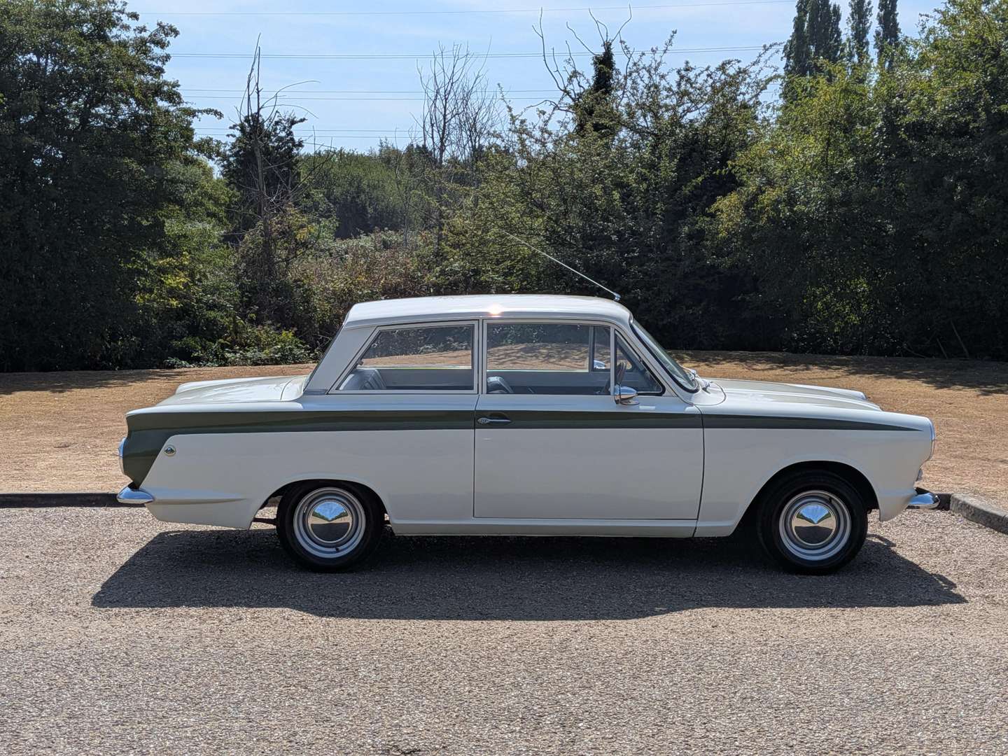 <p>1964 FORD CORTINA DE LUXE</p>
