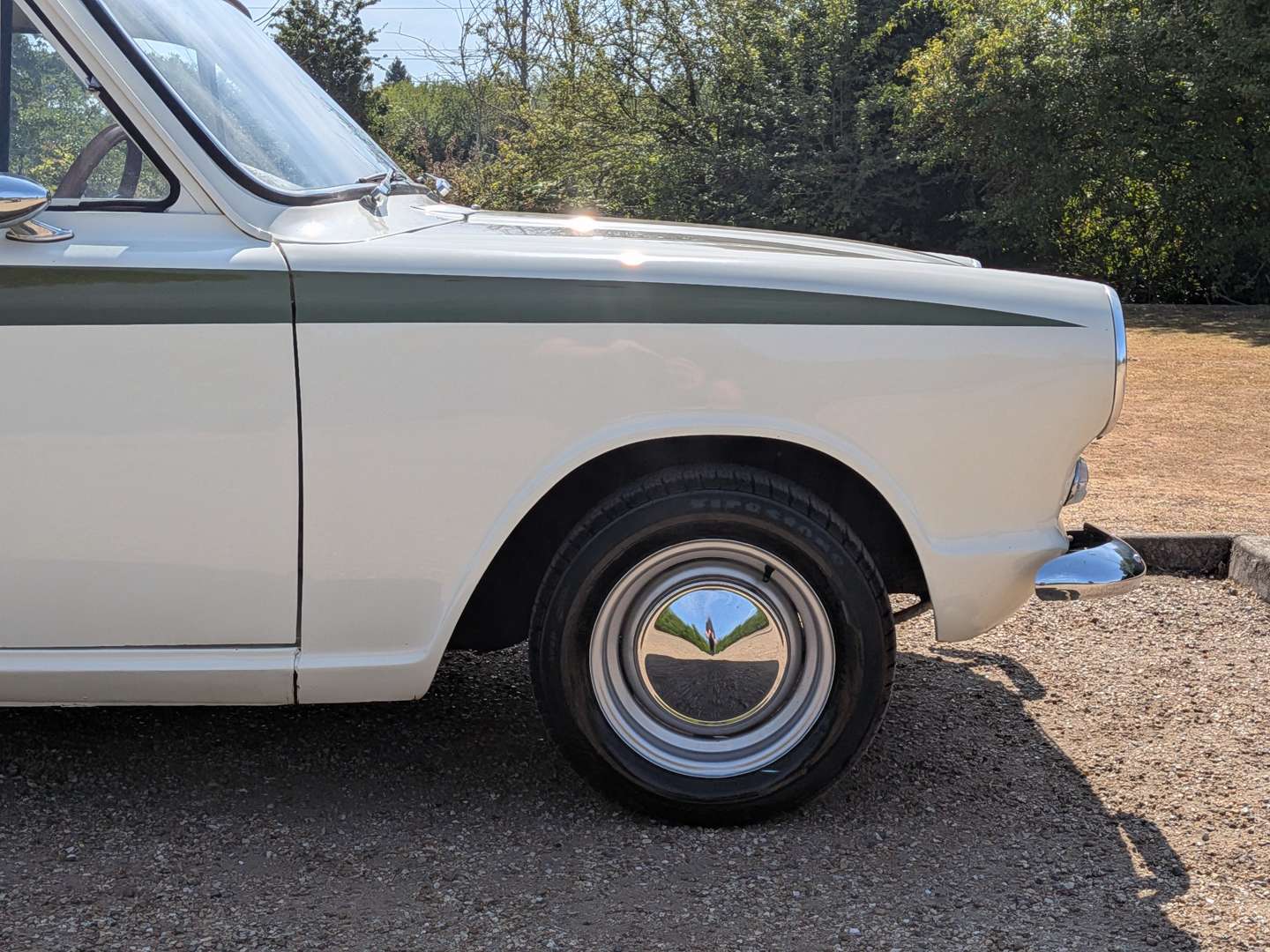 <p>1964 FORD CORTINA DE LUXE</p>