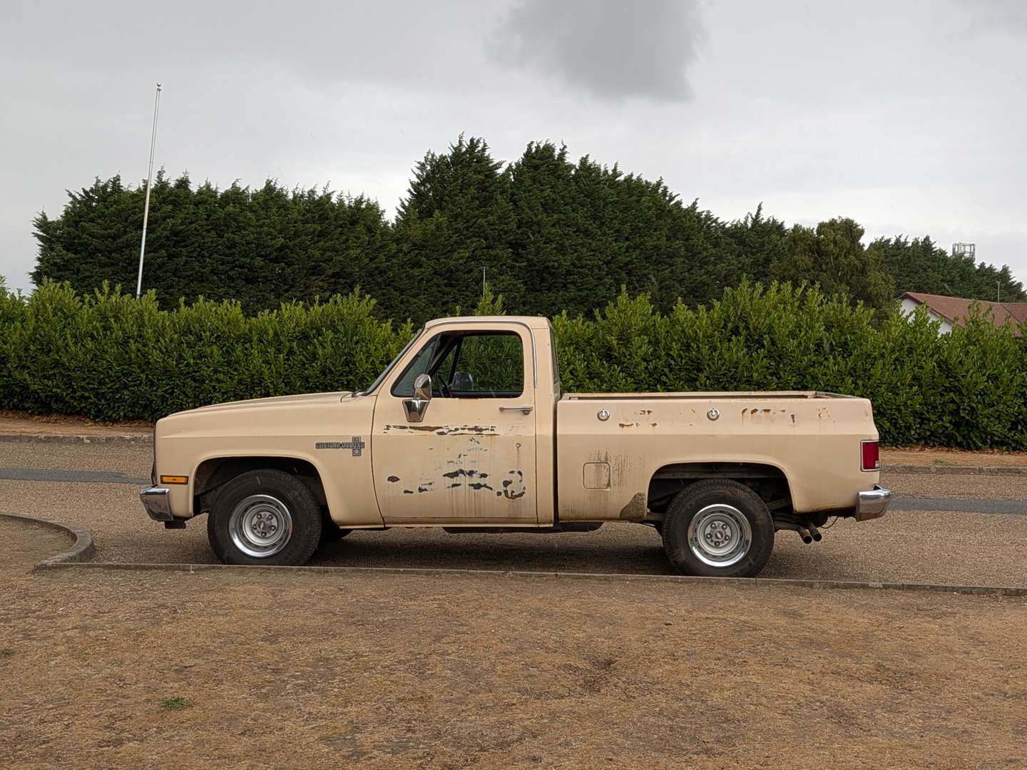 <p>1987 CHEVROLET PICK-UP</p>