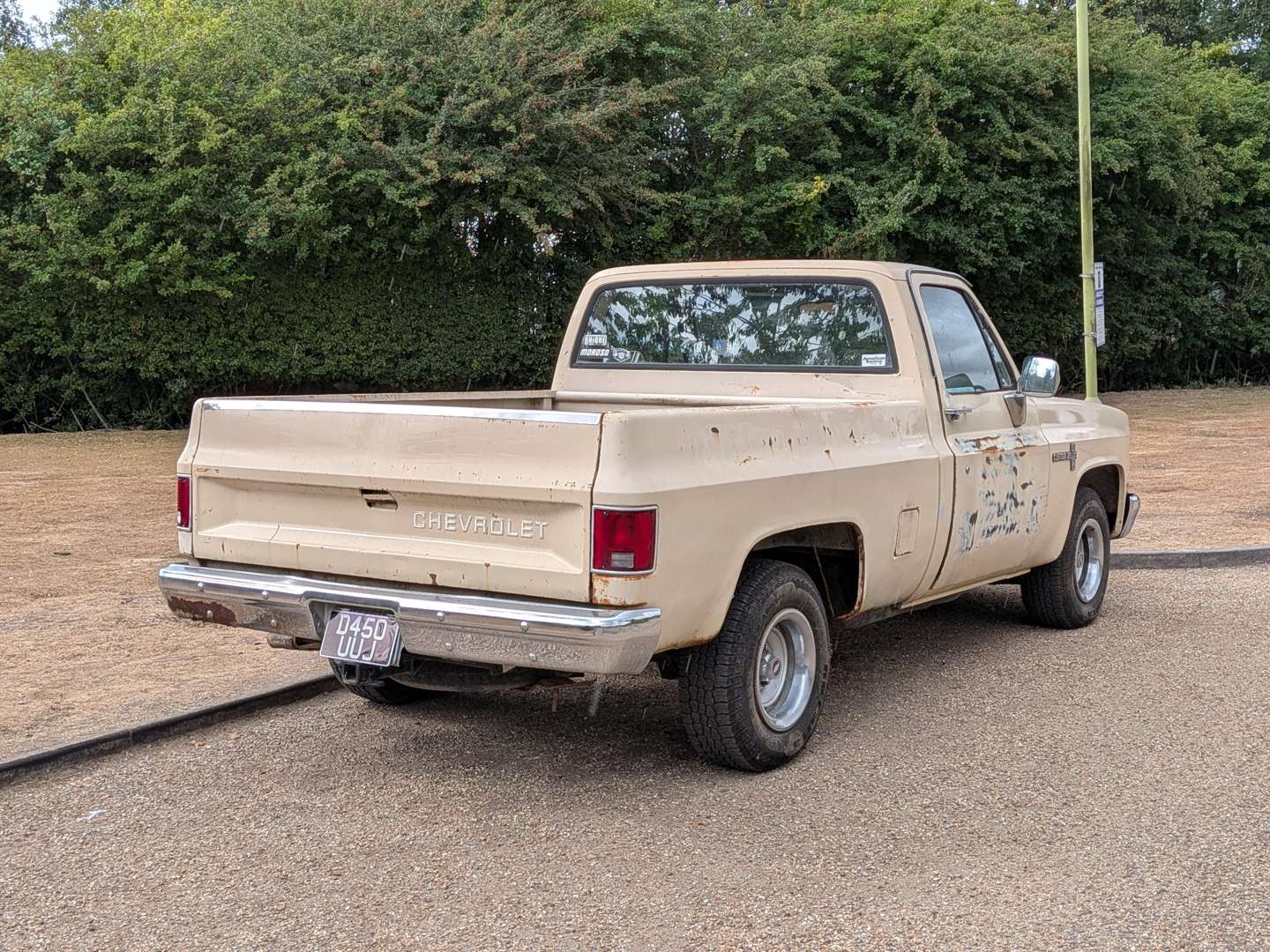 <p>1987 CHEVROLET PICK-UP</p>