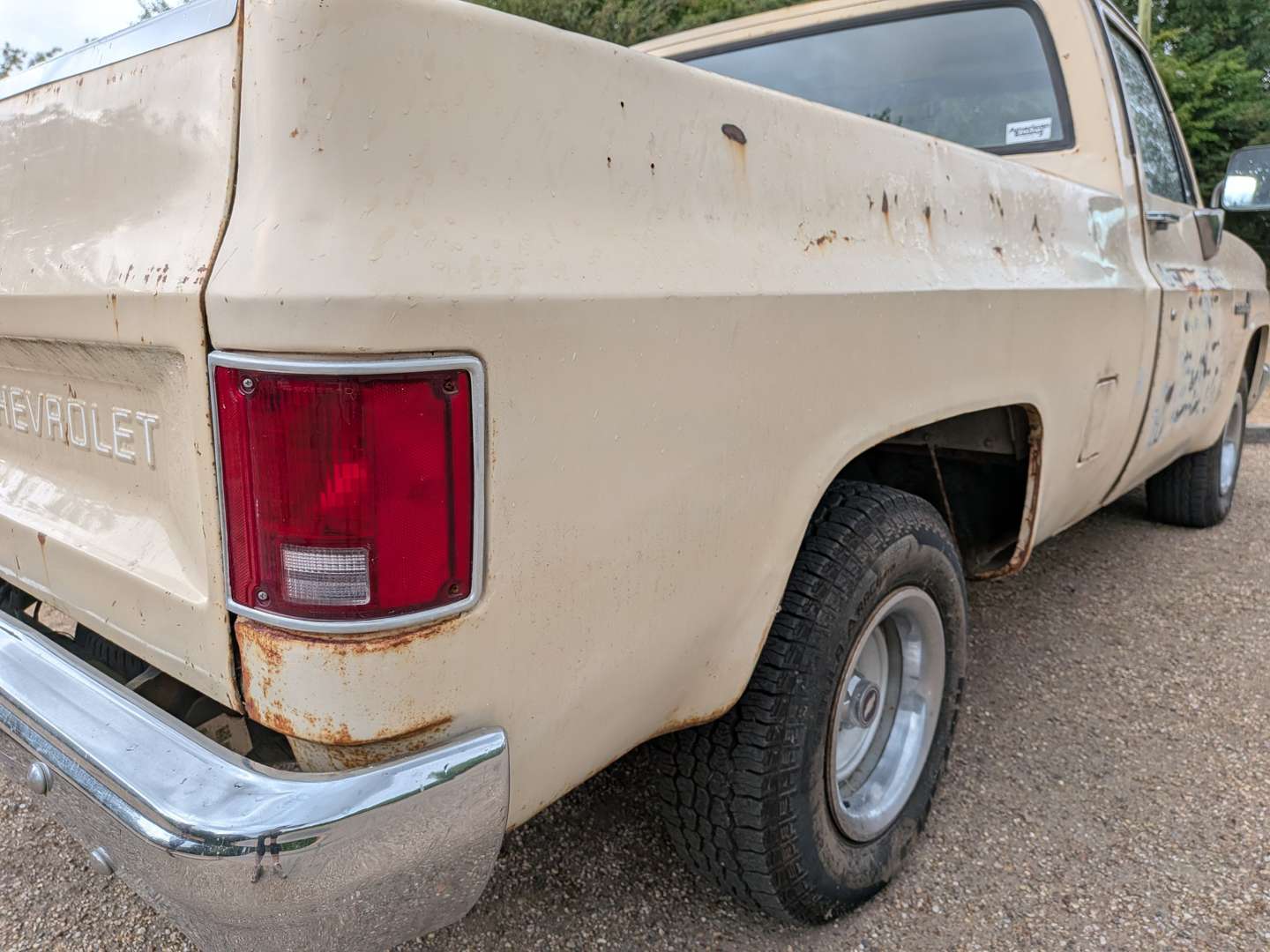 <p>1987 CHEVROLET PICK-UP</p>