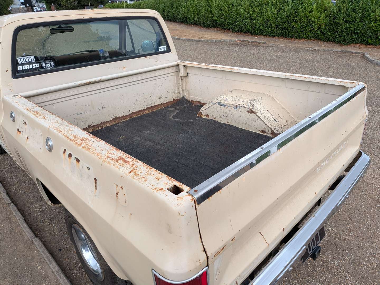 <p>1987 CHEVROLET PICK-UP</p>