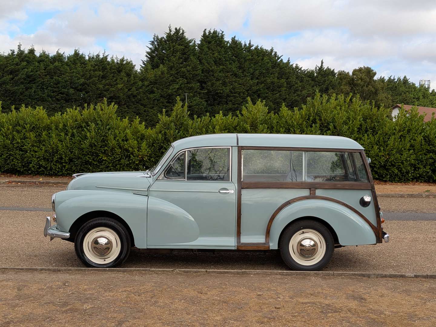 <p>1960 MORRIS MINOR TRAVELLER</p>