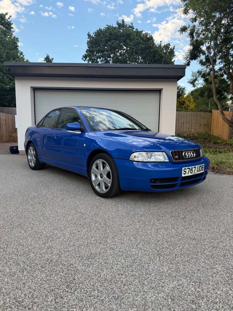 <p>1999 AUDI S4 QUATTRO</p>