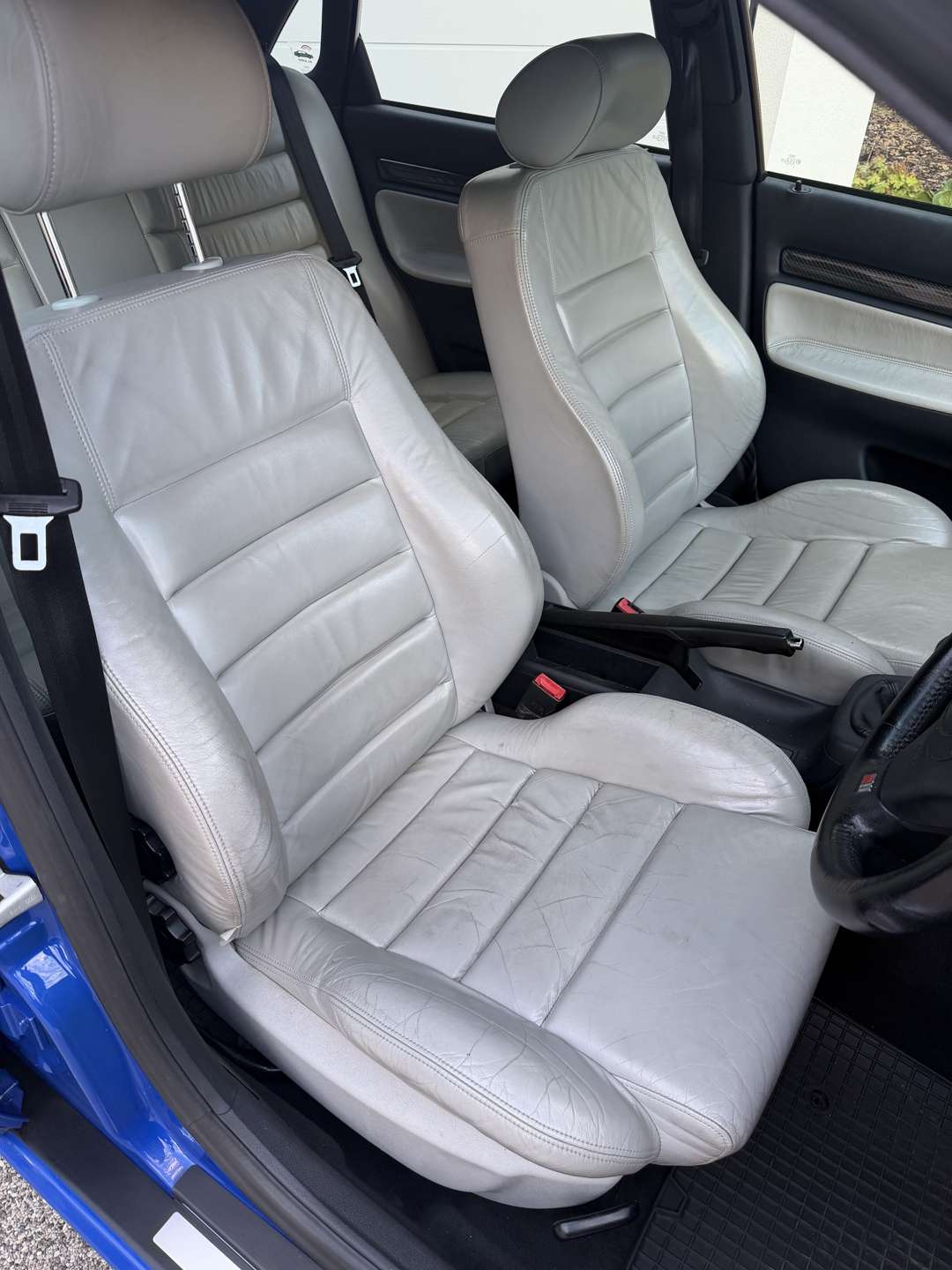 <p>1999 AUDI S4 QUATTRO</p>