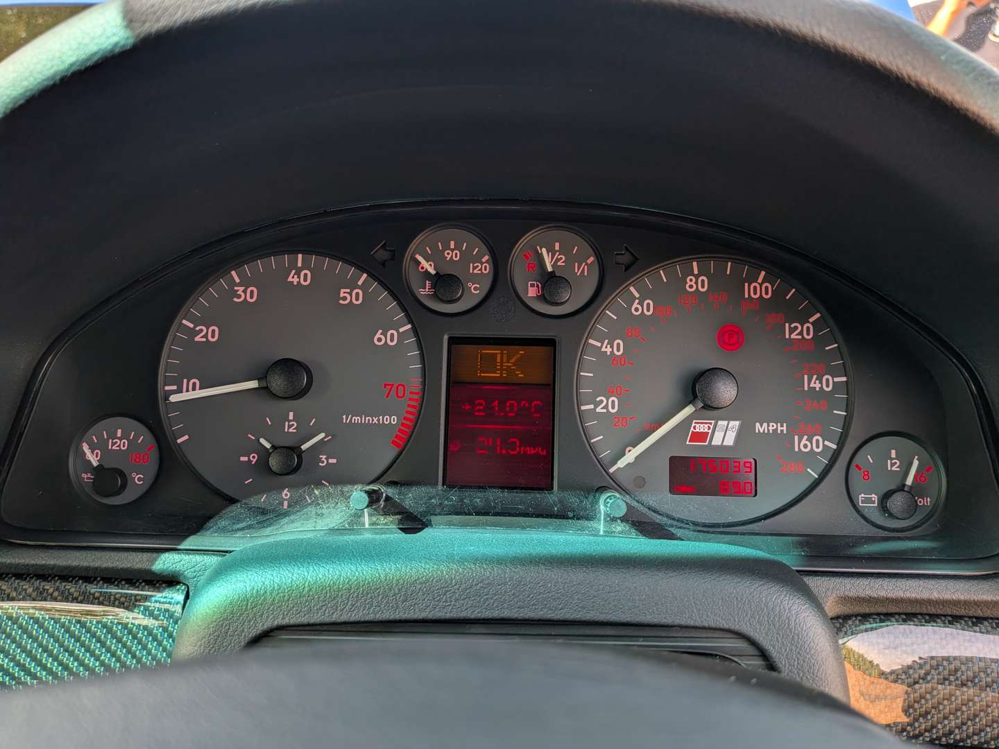 <p>1999 AUDI S4 QUATTRO</p>