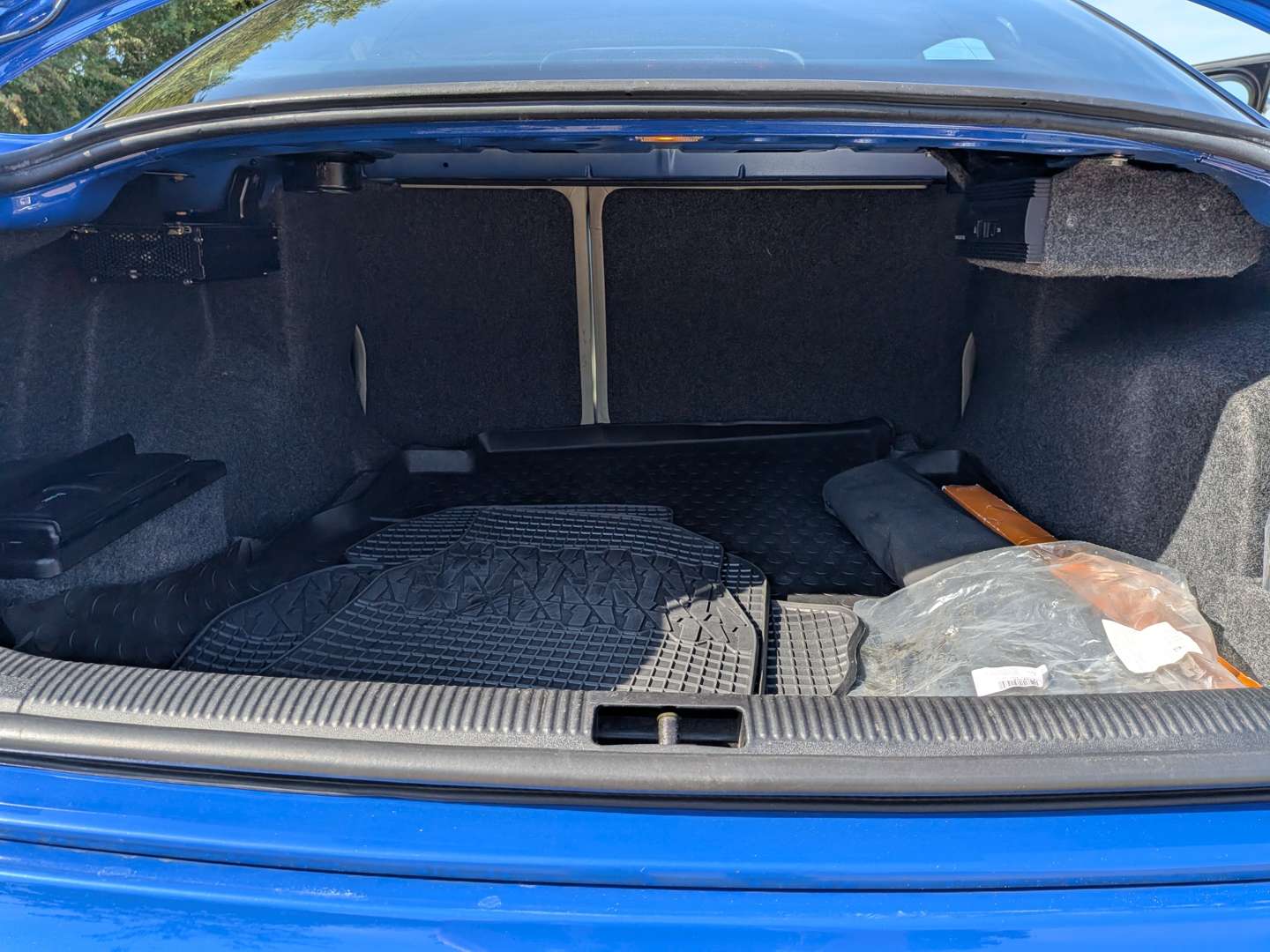 <p>1999 AUDI S4 QUATTRO</p>
