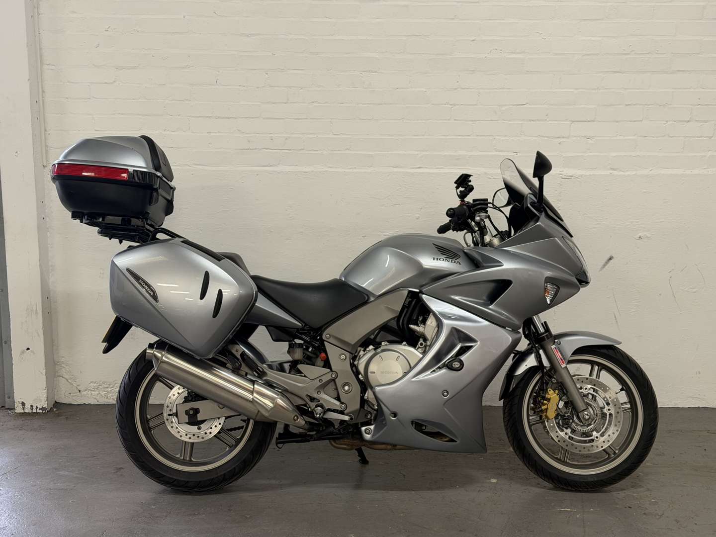 <p>2010 HONDA CBF1000 GT</p>