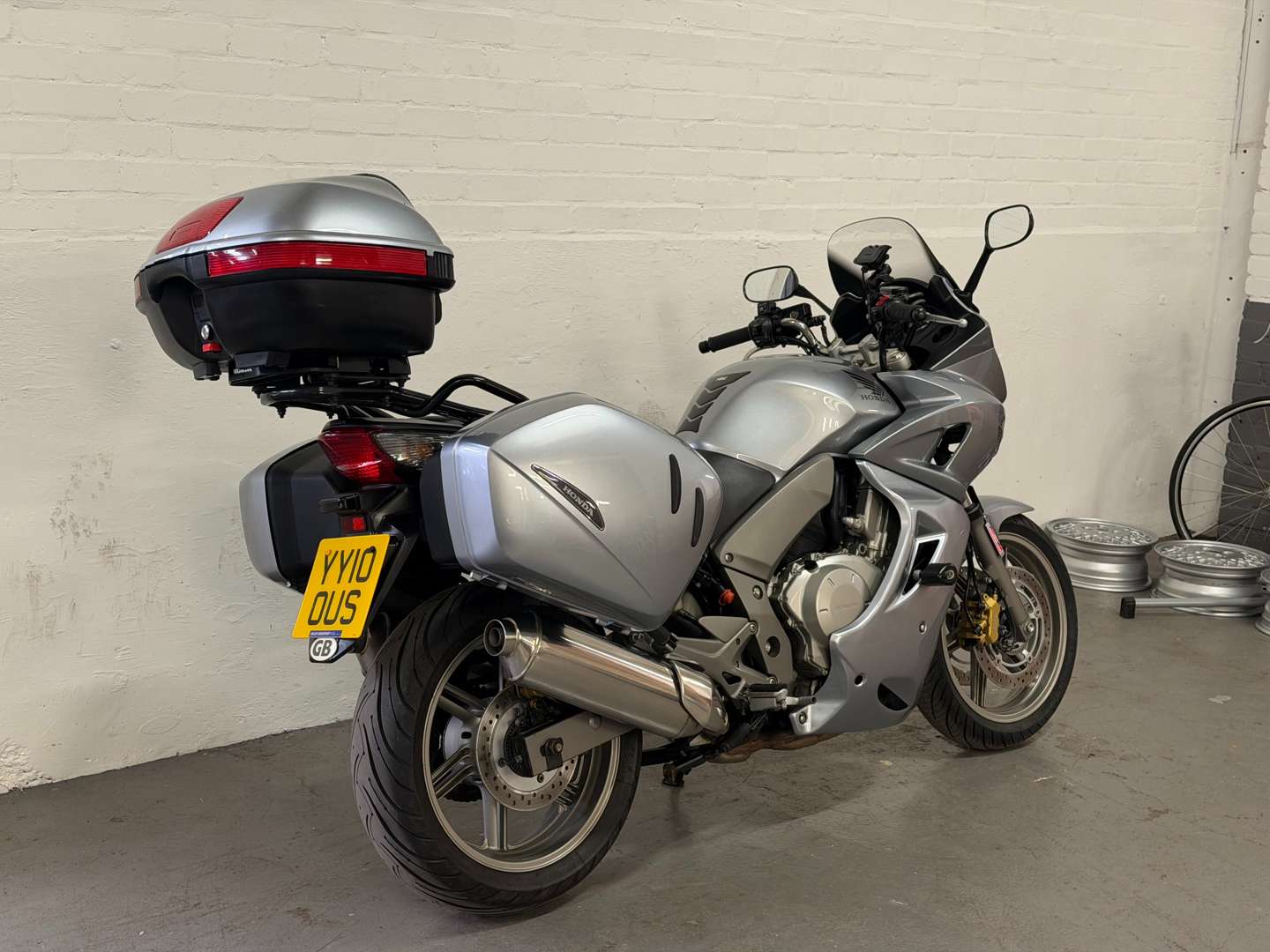 <p>2010 HONDA CBF1000 GT</p>