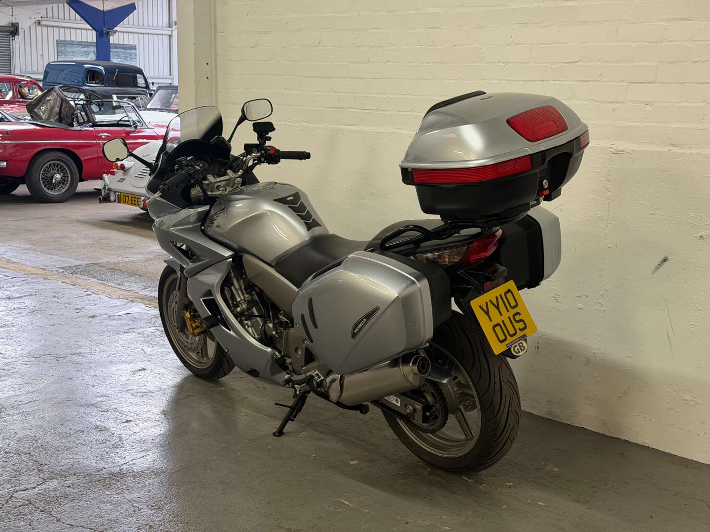 <p>2010 HONDA CBF1000 GT</p>