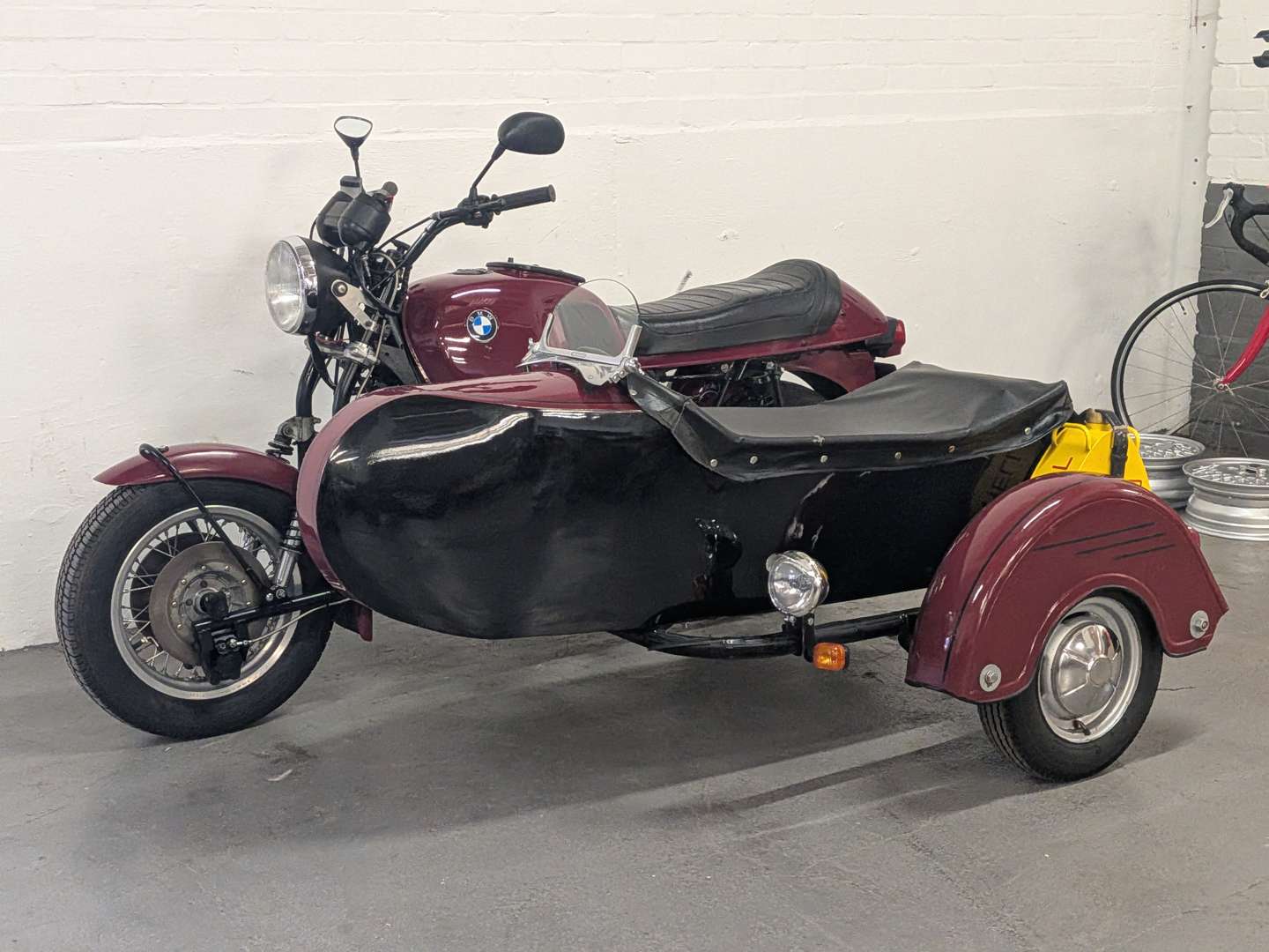 <p>1979 BMW R80/7 & SIDECAR</p>