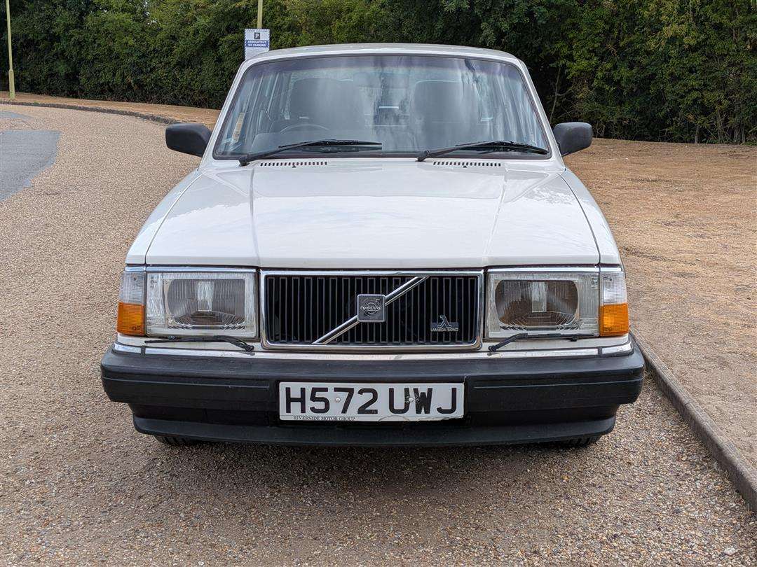 <p>1991 VOLVO 240 GL</p>
