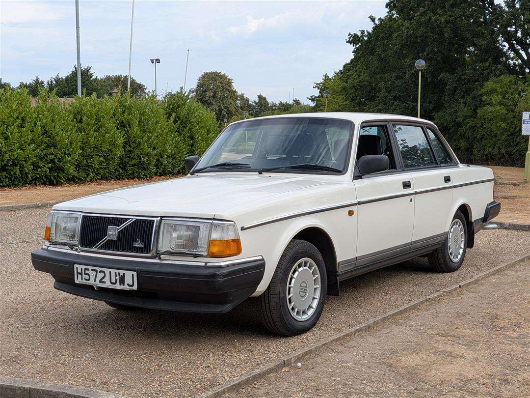 <p>1991 VOLVO 240 GL</p>