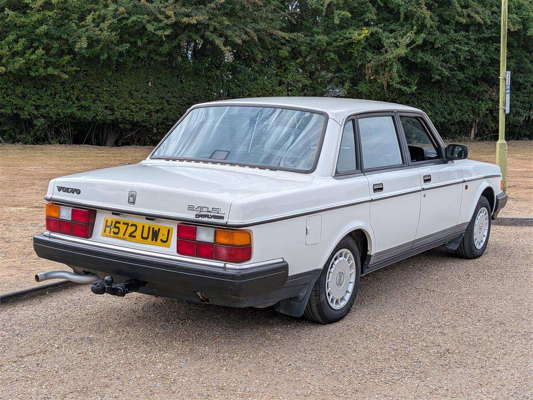 <p>1991 VOLVO 240 GL</p>