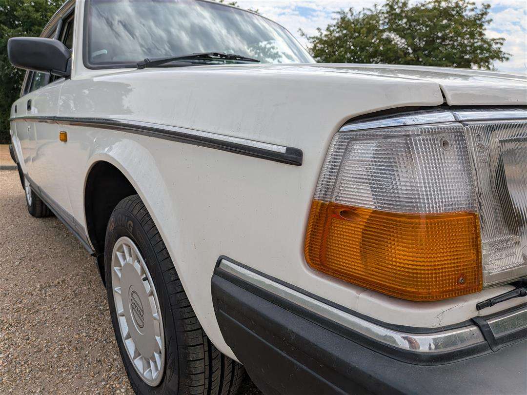 <p>1991 VOLVO 240 GL</p>