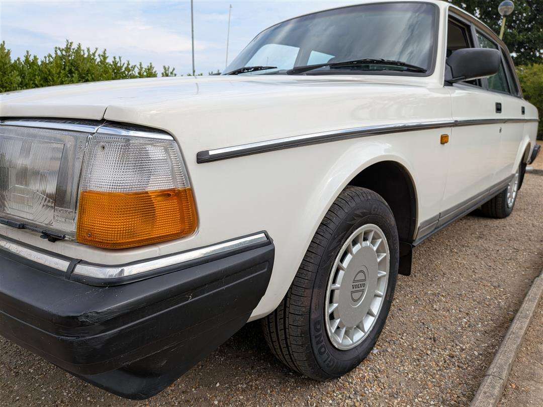 <p>1991 VOLVO 240 GL</p>