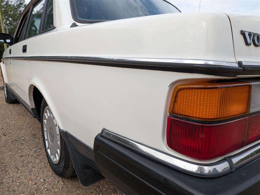 <p>1991 VOLVO 240 GL</p>