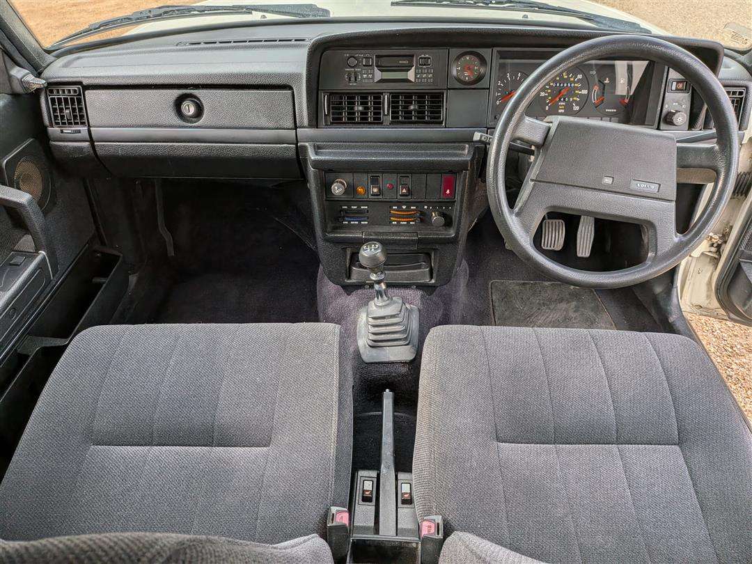 <p>1991 VOLVO 240 GL</p>