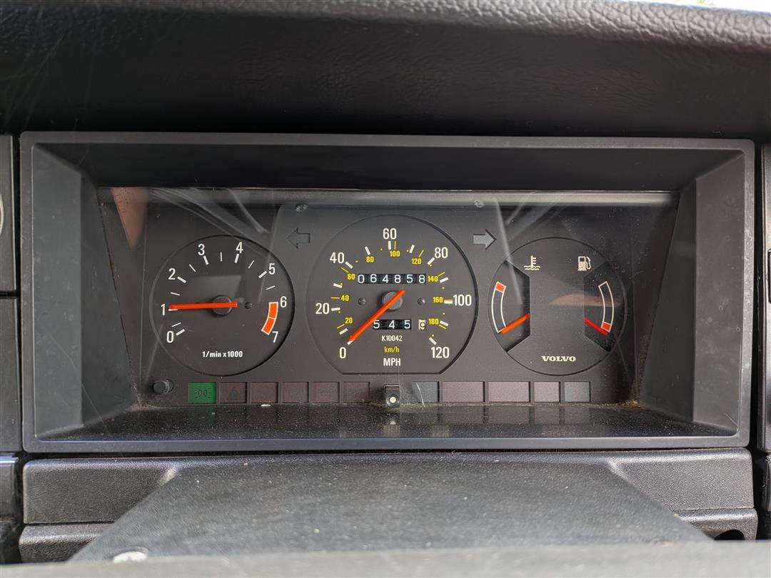 <p>1991 VOLVO 240 GL</p>