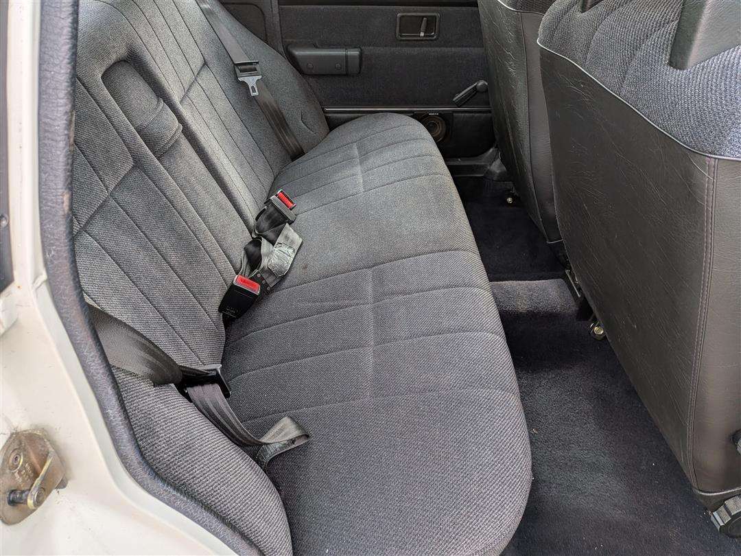 <p>1991 VOLVO 240 GL</p>