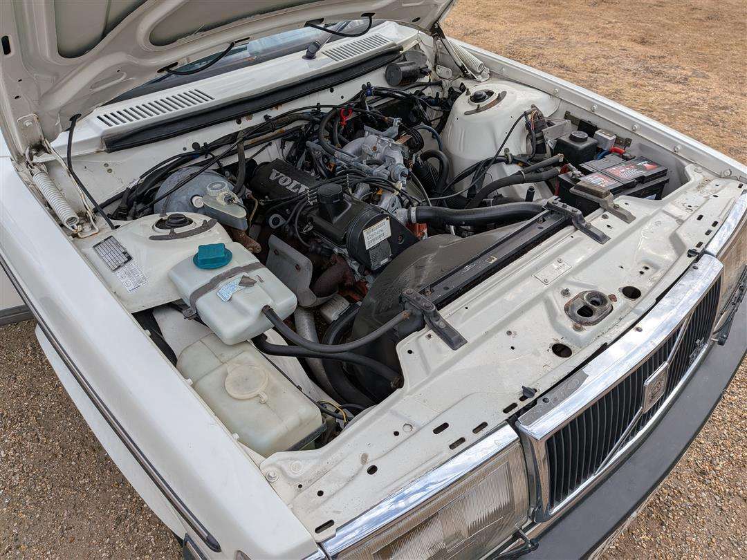<p>1991 VOLVO 240 GL</p>