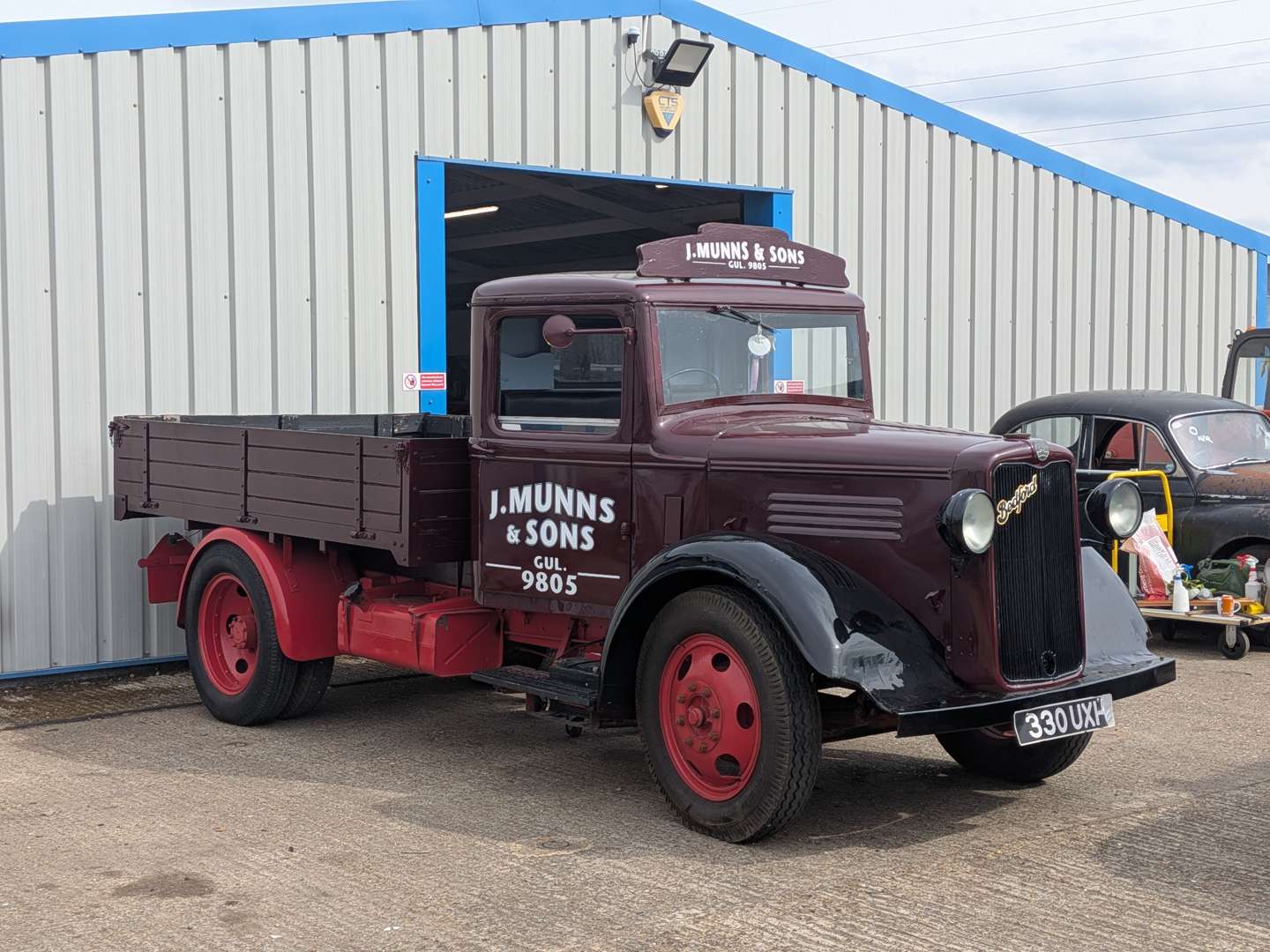 <p>1936 BEDFORD TRUCK</p>