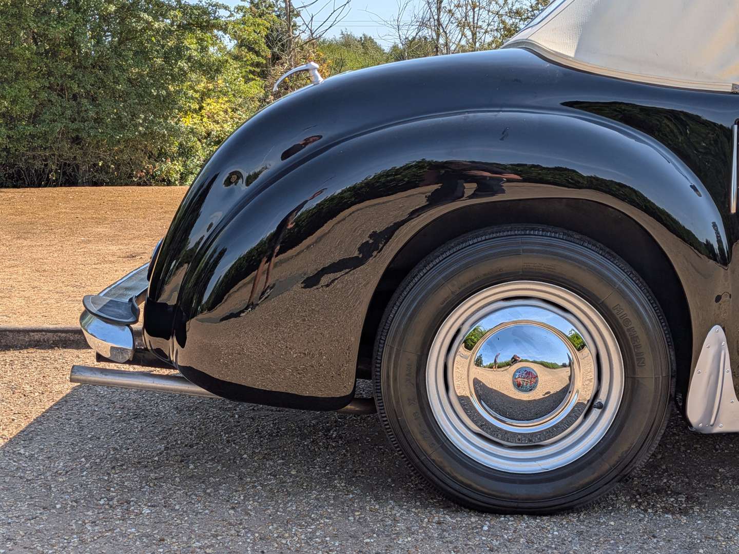 <p>1947 TRIUMPH ROADSTER</p>