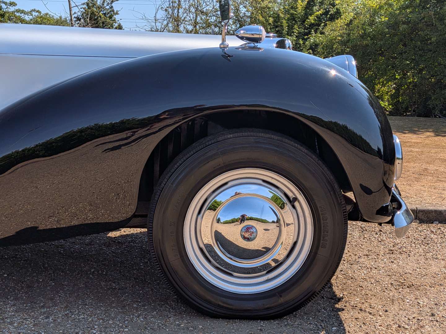 <p>1947 TRIUMPH ROADSTER</p>
