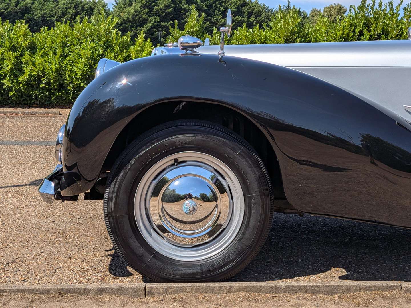 <p>1947 TRIUMPH ROADSTER</p>