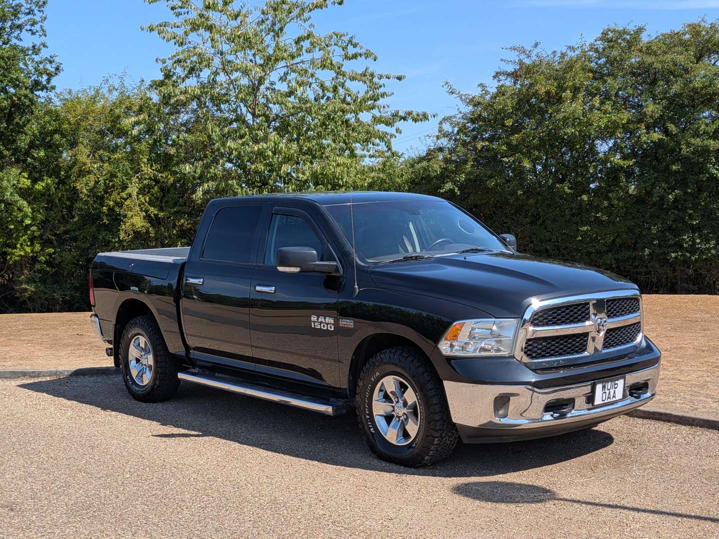 <p>2016 DODGE RAM 1500 SLT 5.7 Hemi LHD</p>