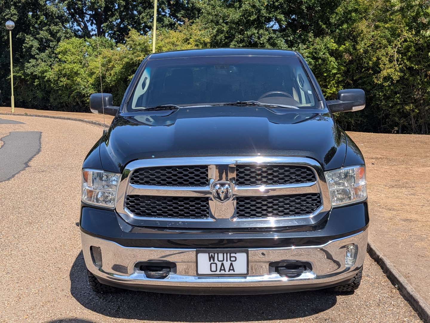 <p>2016 DODGE RAM 1500 SLT 5.7 Hemi LHD</p>