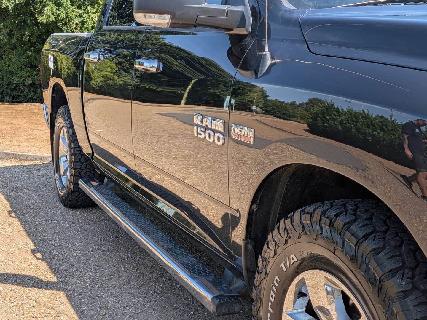 <p>2016 DODGE RAM 1500 SLT 5.7 Hemi LHD</p>
