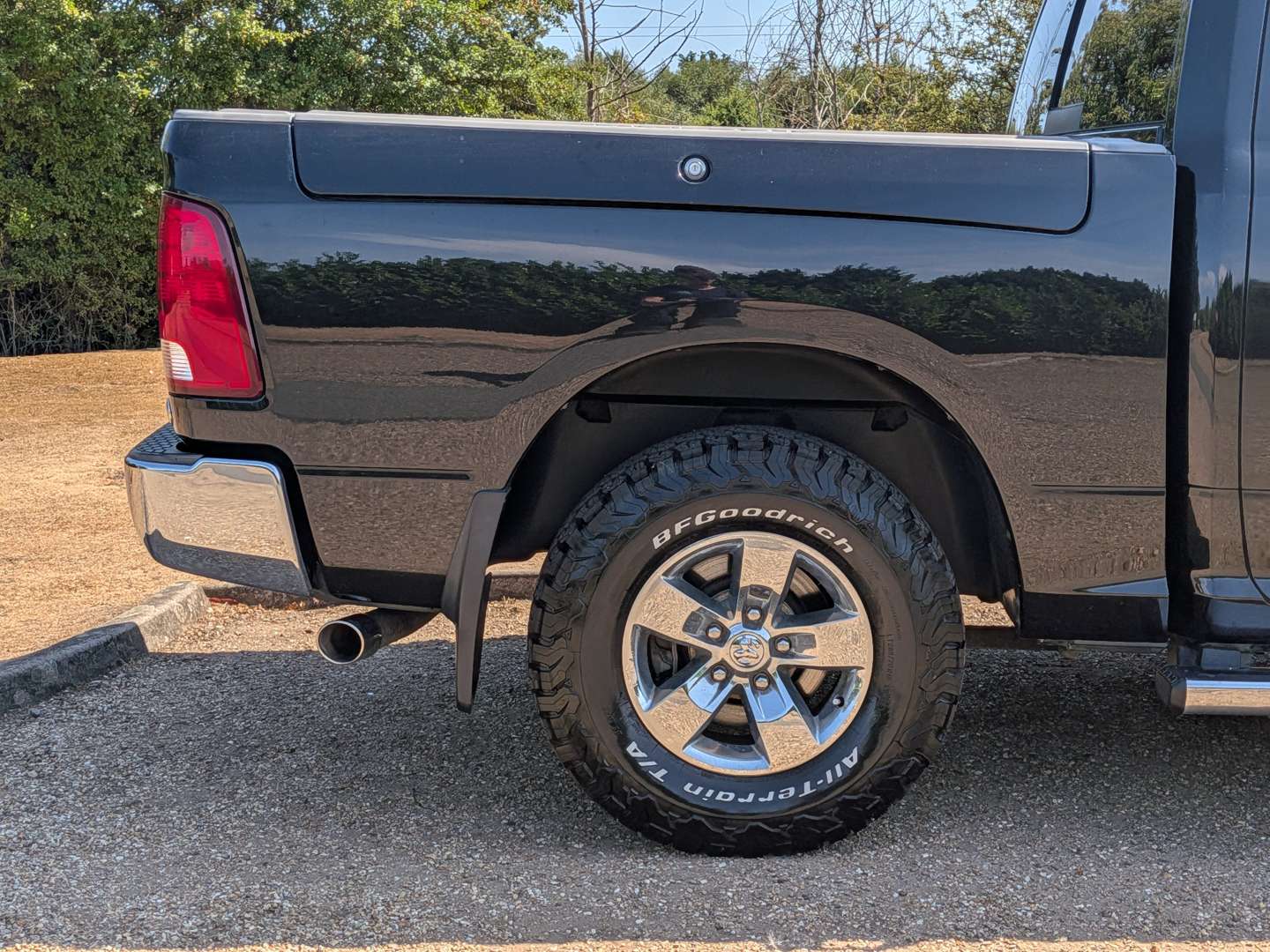 <p>2016 DODGE RAM 1500 SLT 5.7 Hemi LHD</p>